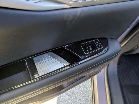 New 2026 Cadillac Optiq Luxury 2 image 21