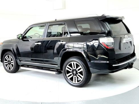 Used 2024 Toyota 4Runner Limited AWD/4WD image 4