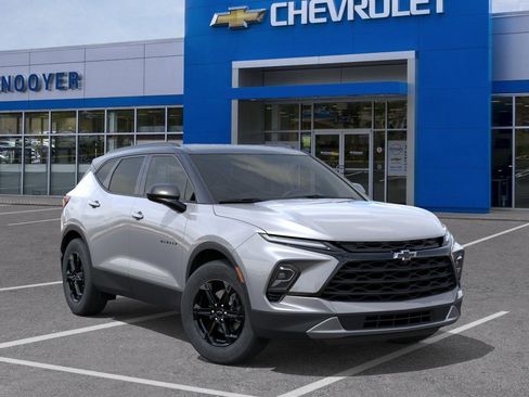 New 2026 Chevrolet Blazer LT w/ Midnight/Sport Edition AWD/4WD image 7