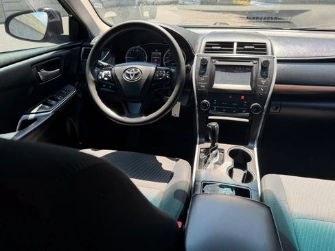 Used 2017 Toyota Camry LE FWD image 14