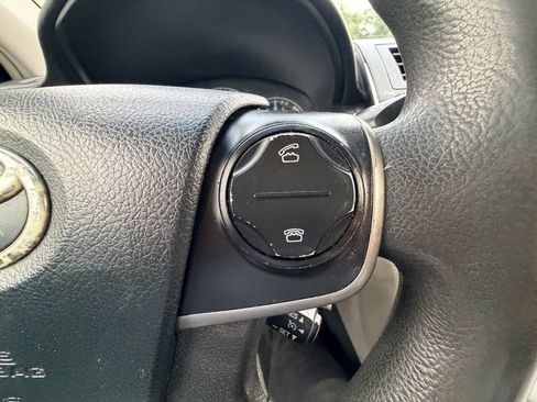 Used 2012 Toyota Camry LE FWD image 5