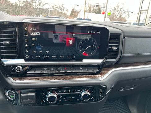 Used 2025 GMC Sierra 2500 SLE image 14