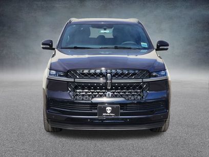 New 2026 Lincoln Navigator L Reserve w/ Jet Appearance Package