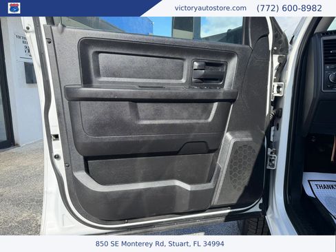 Used 2018 RAM 3500 Tradesman w/ Chrome Appearance Group RWD image 9