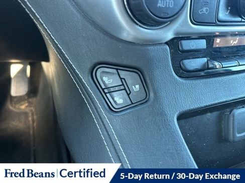 Used 2017 GMC Yukon XL SLT w/ Premium Edition image 21