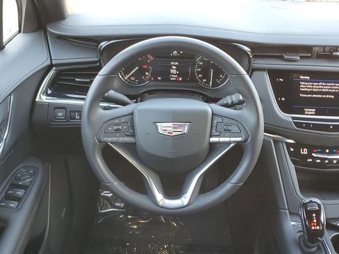 Certified 2021 Cadillac XT6 Luxury w/ LPO, Floor Liner Package image 17