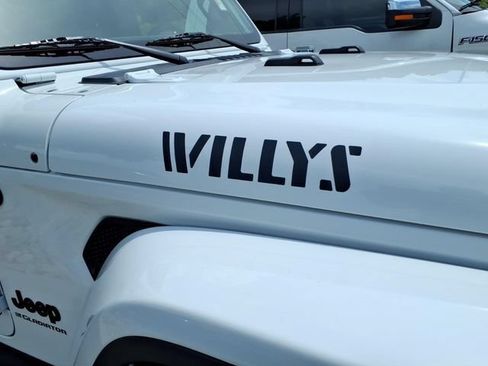 Used 2023 Jeep Gladiator Sport AWD/4WD image 8