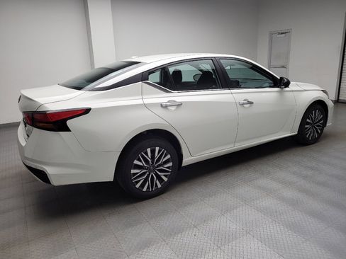 Used 2025 Nissan Altima 2.5 SV AWD/4WD image 10