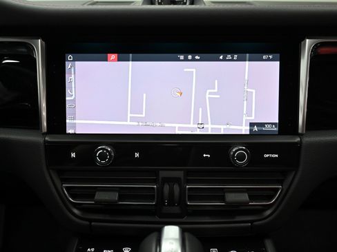 Used 2023 Porsche Macan image 36