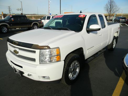 Used 2011 Chevrolet Silverado 1500 LT w/ All-Star Edition RWD image 3