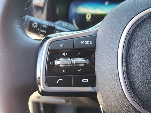 Certified 2023 Kia Sorento SX image 22