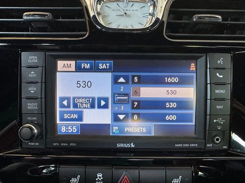 Used 2012 Chrysler 200 S FWD image 5