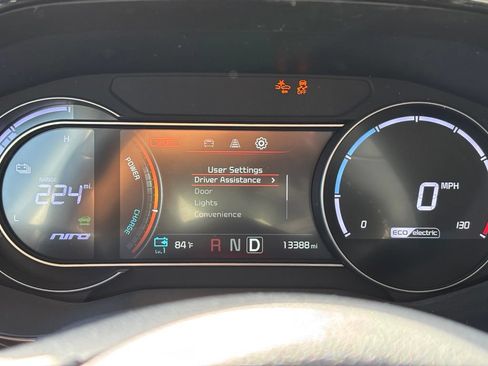 Used 2022 Kia Niro EX FWD image 18