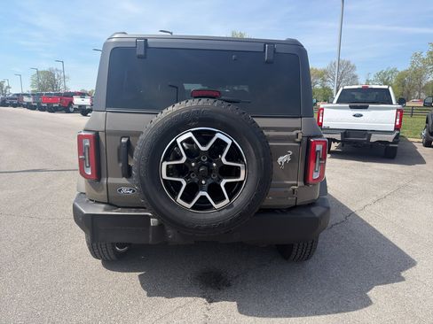 New 2026 Ford Bronco Outer Banks AWD/4WD image 6