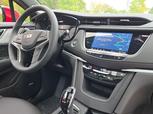 New 2025 Cadillac XT5 Premium Luxury image 9