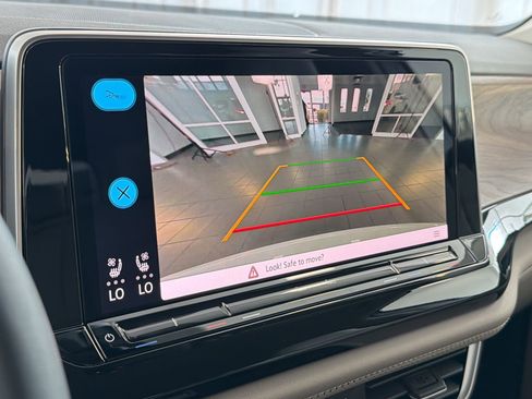 New 2026 Volkswagen Atlas SE FWD image 24
