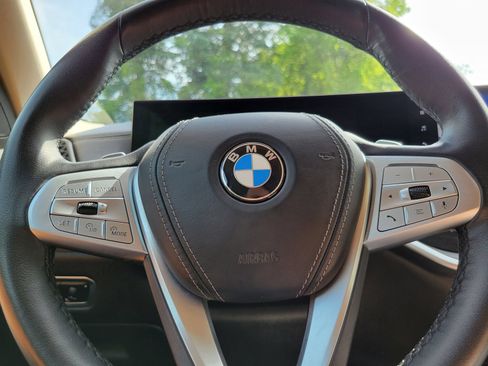 Used 2023 BMW X7 xDrive40i AWD/4WD image 12