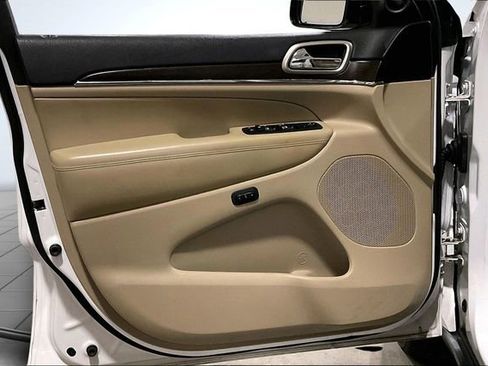 Used 2014 Jeep Grand Cherokee Limited image 23