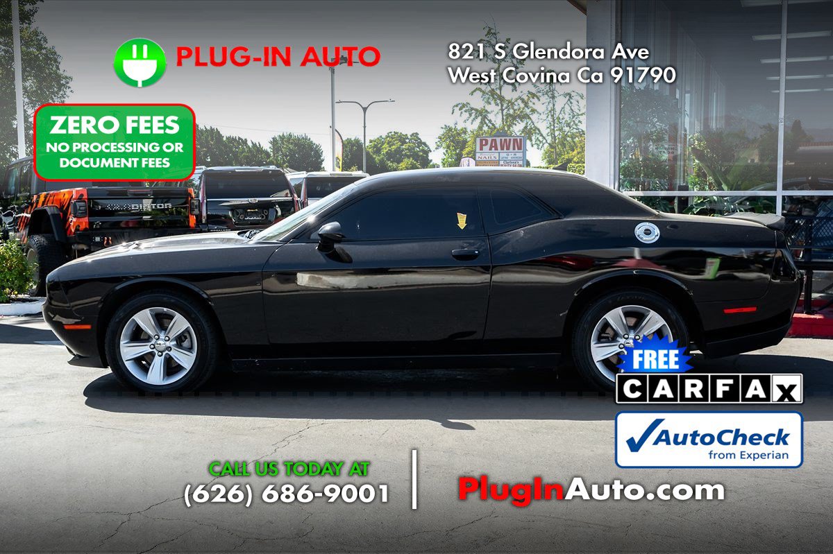 Used 2023 Dodge Challenger SXT RWD image 7