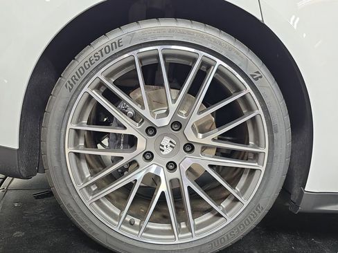 New 2025 Porsche Panamera image 29