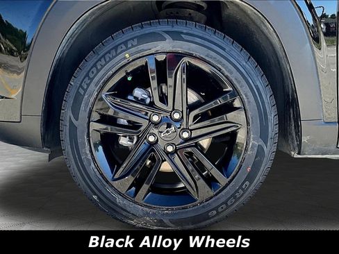 Used 2025 Chevrolet Trax ACTIV FWD image 33