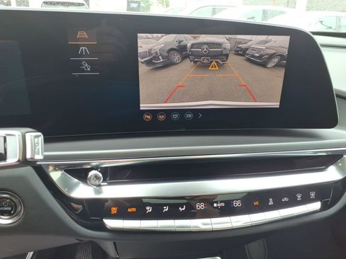 Certified 2024 Cadillac Lyriq Tech AWD/4WD image 27