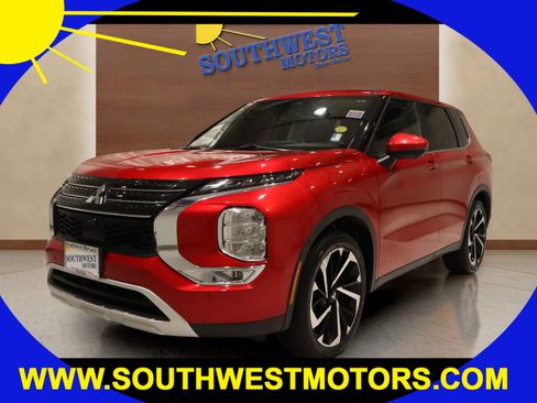 Used 2024 Mitsubishi Outlander SE image 1