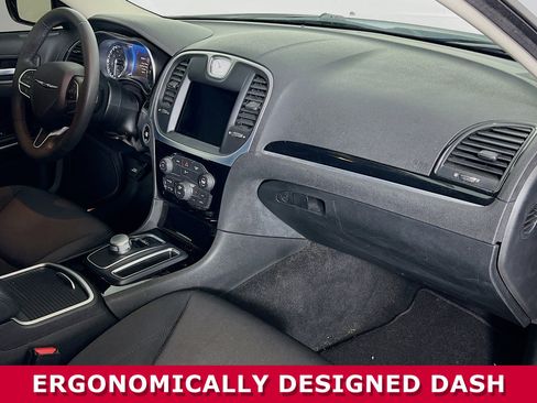 Used 2023 Chrysler 300 Touring w/ Sport Appearance Package image 21