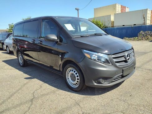 Used 2019 Mercedes-Benz Metris Passenger image 1