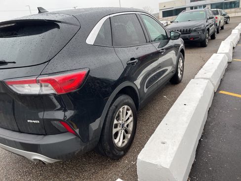 Certified 2022 Ford Escape SE image 17