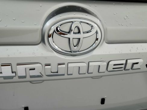 Used 2023 Toyota 4Runner SR5 Premium w/ Moonroof Package AWD/4WD image 13