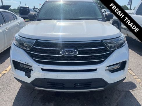 Used 2023 Ford Explorer XLT w/ Equipment Group 202A RWD image 9