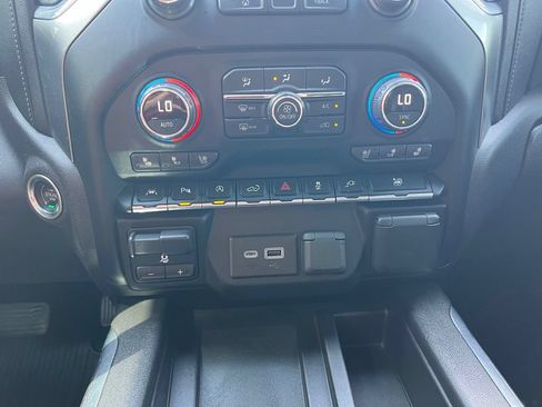Used 2020 Chevrolet Silverado 1500 LTZ w/ LTZ Premium Package AWD/4WD image 34