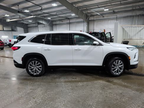 Used 2025 Buick Enclave Preferred w/ Power Package AWD/4WD image 2