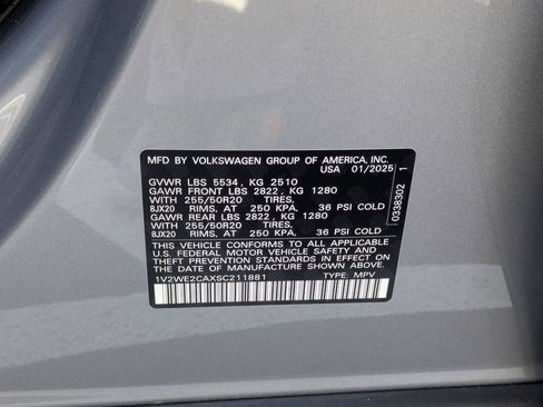 Used 2025 Volkswagen Atlas Cross Sport SE image 33