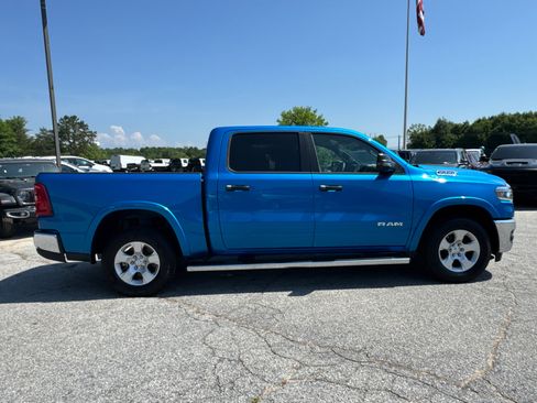 Used 2025 RAM 1500 Big Horn AWD/4WD image 4