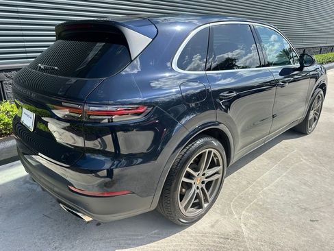 Certified 2023 Porsche Cayenne AWD/4WD image 9