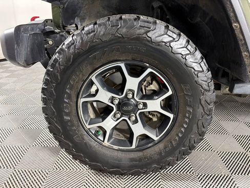 Used 2022 Jeep Wrangler Unlimited Rubicon w/ LED Lighting Group image 12