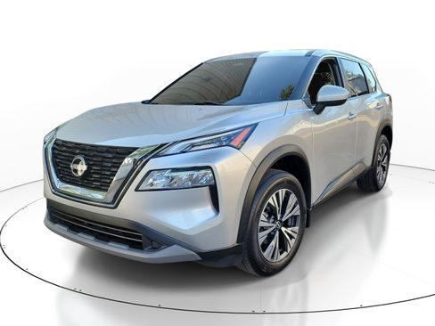 Certified 2023 Nissan Rogue SV FWD image 3