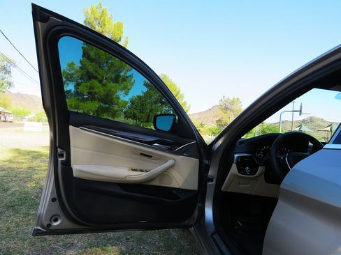 Used 2018 BMW 530i RWD image 20
