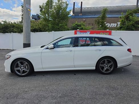 Used 2017 Mercedes-Benz E 400 4MATIC Wagon image 11
