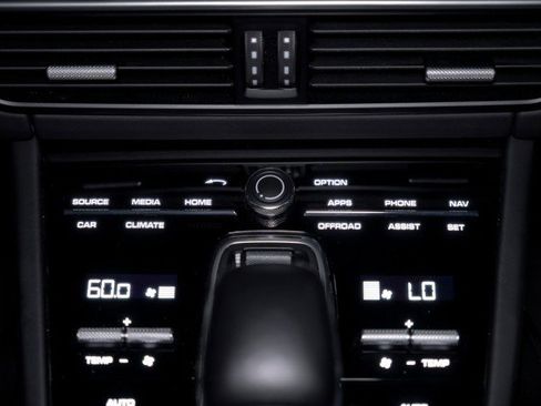 Used 2022 Porsche Cayenne Turbo image 15