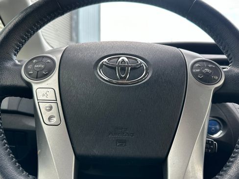 Used 2014 Toyota Prius Five image 23
