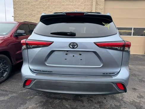 Used 2020 Toyota Highlander XLE image 4