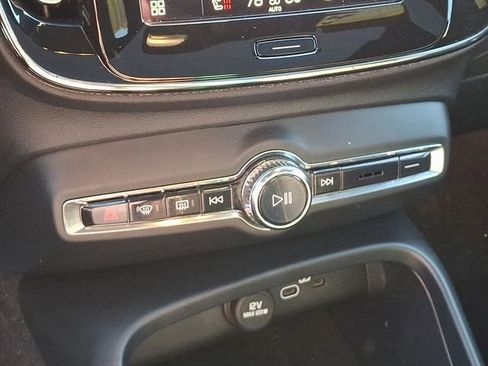 Used 2023 Volvo C40 P8 Recharge Plus w/ Climate Package image 19