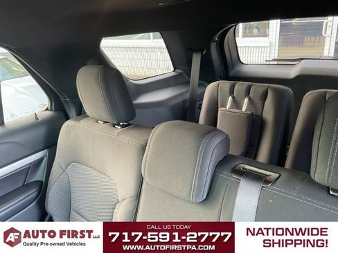 Used 2016 Ford Explorer XLT AWD/4WD image 12