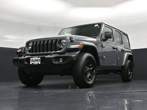 Used 2024 Jeep Wrangler Unlimited Sport AWD/4WD image 57