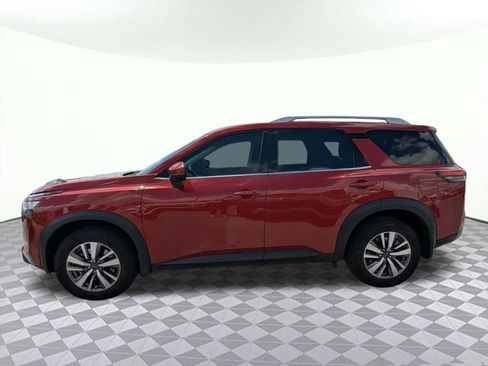 Used 2024 Nissan Pathfinder SL AWD/4WD image 6