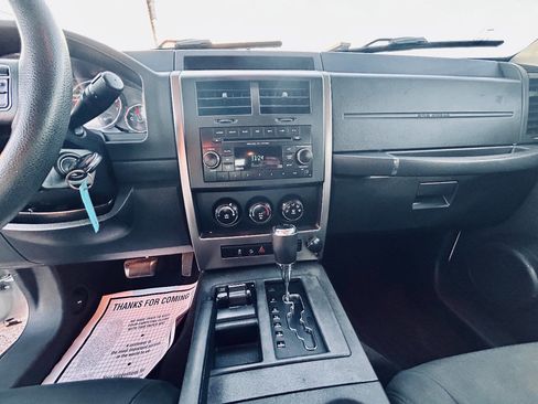 Used 2012 Jeep Liberty Sport image 14
