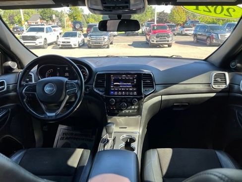 Certified 2021 Jeep Grand Cherokee Laredo X AWD/4WD image 16